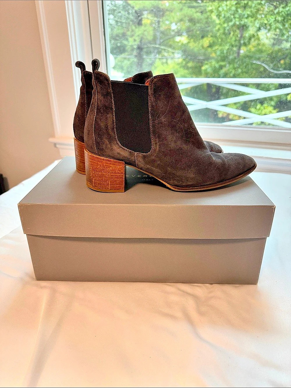Everlane The Heel Boot dark grey Suede Ankle Boots